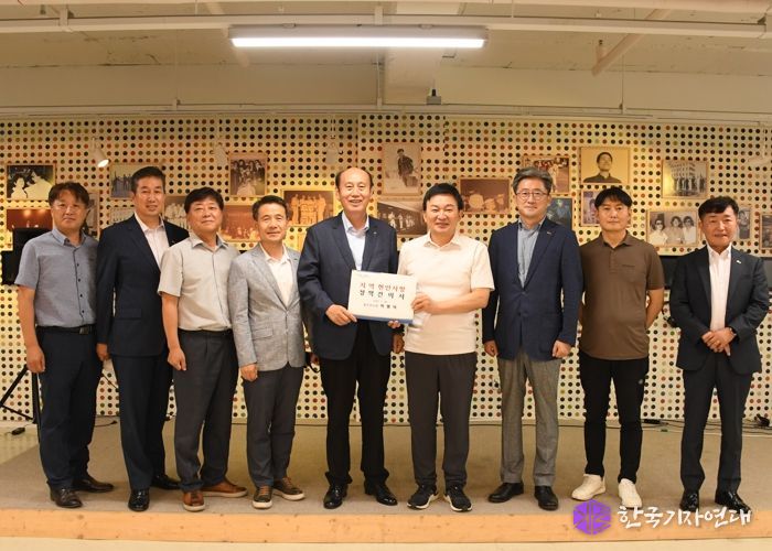 박형덕 동두천시장, 원희룡 국토교통부장관에 지역현안 정책건의서 전달