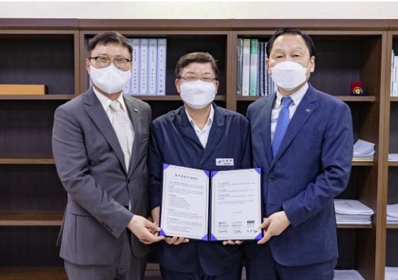 8월 22일 광진구청 구청장실에서 열린 광진구-건국대학교-서울관광재단 ‘반려견 친화 도시 업무 협약식’ 사진