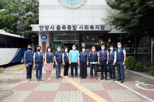 안양시의회, 안양시율목종합사회복지관서 배식 봉사 진행