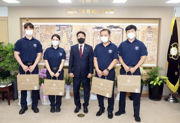 수원특례시의회 추석 명절맞이 현업근무자 격려