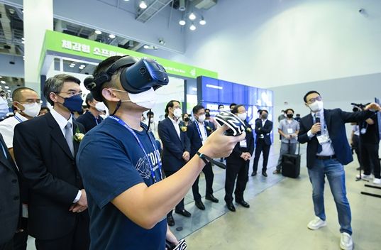 K-ICT Week in BUSAN 2021 행사 사진(출처 : AI KOREA 홈페이지)