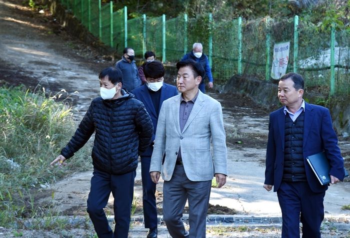 김동근 의정부시장, 빼벌마을 도시취약지역 개조사업 현장 방문