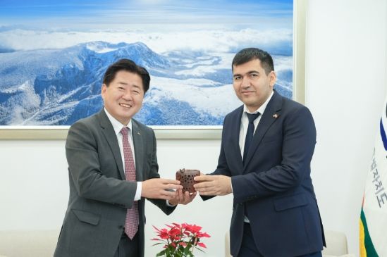 타자키스탄 산업기술부 차관 면담