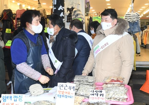 구리시, 설 맞이 ‘기관장 전통시장 장보기’ 행사 가져