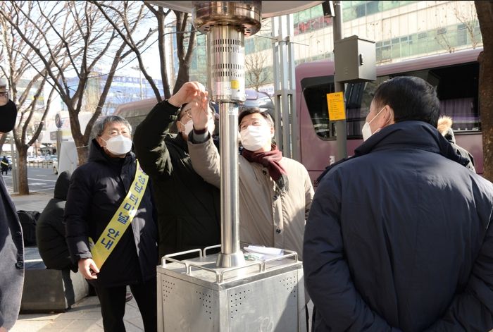신상진 성남시장, 설 맞아 야탑동 임시버스터미널 현장점검