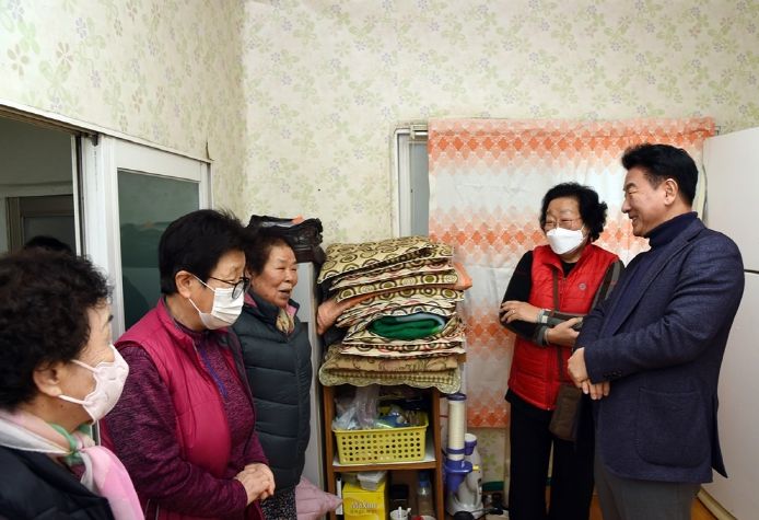 김동근 의정부시장, 호원1동 다락원경로당 방문