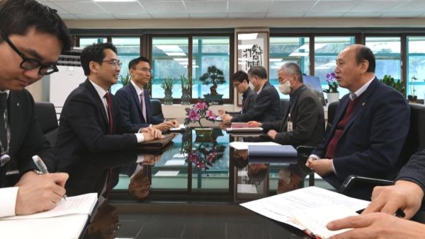 국방부 국제정책관, 공여지 반환문제 협의 위해 동두천시장 면담