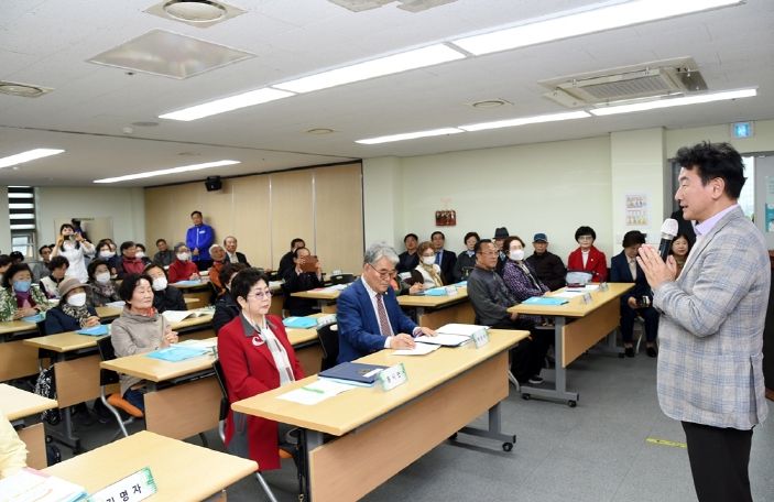 대한노인회 의정부시지회 부설 노인대학 제42기 입학식 개최