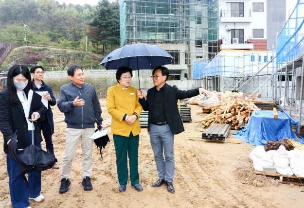 도시재생 주거환경개선사업현장 방문한 김경희 이천시장