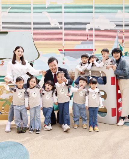 아이들과 단체사진