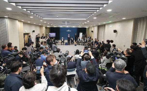 언론인과의 대화