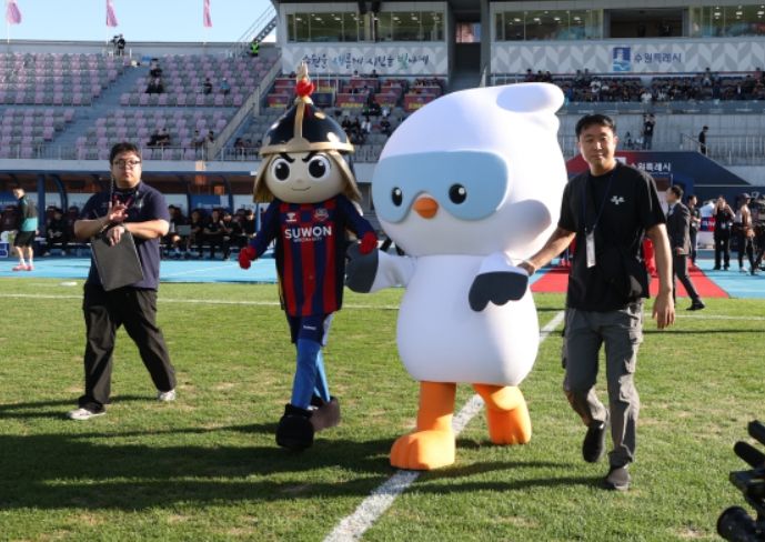 조달청 마스코트 ‘나르미’와 함께하는 시축 행사