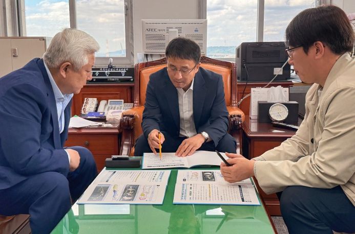 황인홍 무주군수 국회 한병도 위원장 방문