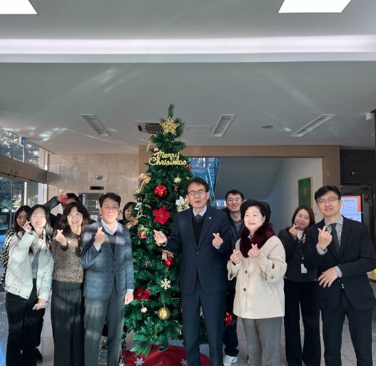 청주교육지원청, 크리스마스 희망트리 설치